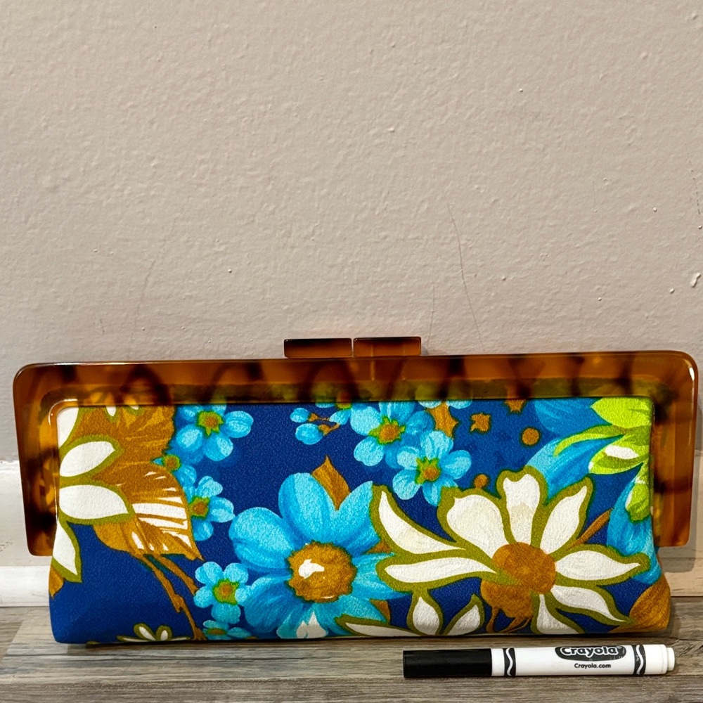 Keiko Kauai Hawaii Clutch with Tortoise Shell Accent